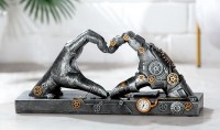 Poly Skulptur "Steampunk Hand"